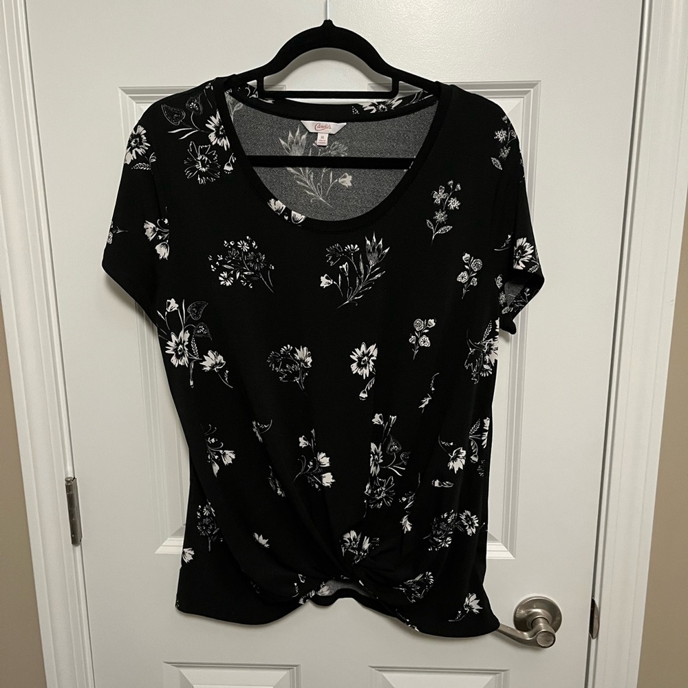 Candie’s black floral tshirt